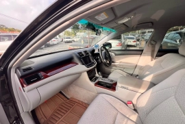 2012 Toyota Crown 1 Local Owner