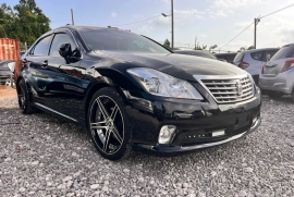 2012 Toyota Crown 1 Local Owner