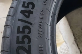Tyre 255-45-20
