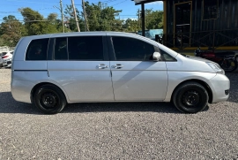 2014 Toyota Isis