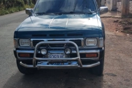 Nissan Pickup 4×4