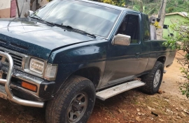 Nissan Pickup 4×4