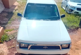 2000 Toyota Hilux