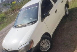 Toyota Platz 2004