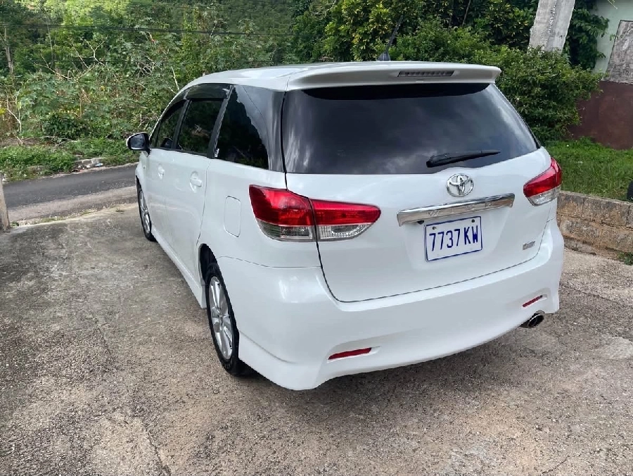 2012 Toyota Sport Wish