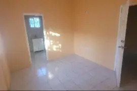 2 Bedrooms 1 Bathroom House Shared Washroom and Parking