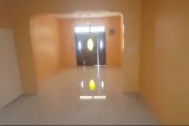 2 Bedrooms 1 Bathroom House Shared Washroom and Parking
