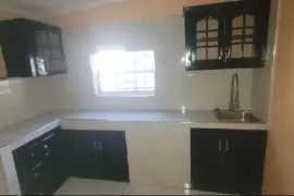 2 Bedrooms 1 Bathroom House Shared Washroom and Parking