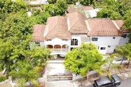 12 Bedrooms, 8.5 Bathrooms Spanning 3 Levels &amp; 6 Units