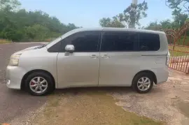 2011 Toyota Voxy