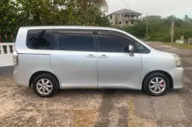 2011 Toyota Voxy