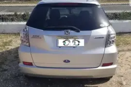 Honda Fit Shuttle 2012