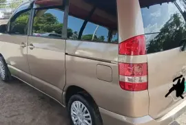 Toyota voxy 2005