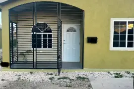 2 Bedrooms 1 Bathroom House