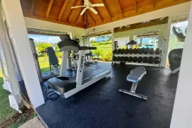 3 Bedrooms, 2 Bathrooms Apartment