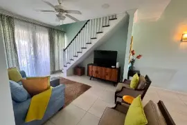 3 Bedrooms, 2 Bathrooms Apartment
