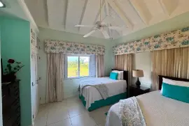 3 Bedrooms, 2 Bathrooms Apartment