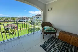 3 Bedrooms, 2 Bathrooms Apartment