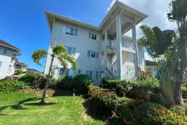 3 Bedrooms, 2 Bathrooms Apartment