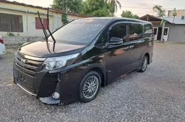 Toyota Noah 2017