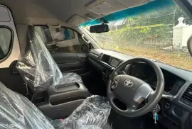 2018 Toyota Hiace Commuter