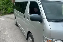 2018 Toyota Hiace Commuter