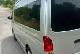 2018 Toyota Hiace Commuter