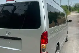 2018 Toyota Hiace Commuter