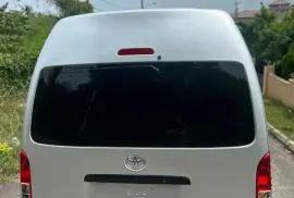 2018 Toyota Hiace Commuter