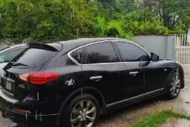 Nissan Skyline Crossover 2012