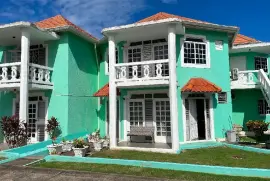 Large older style 2 bedroom 2.5 bathroom apartment