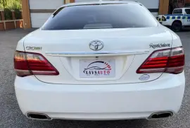 Toyota Crown Royal Saloon