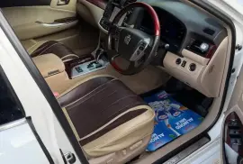 Toyota Crown Royal Saloon