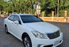 Toyota Crown Royal Saloon