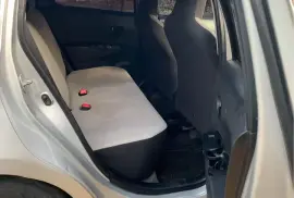 2011 toyota Vitz