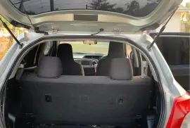 2011 toyota Vitz