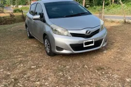2011 toyota Vitz