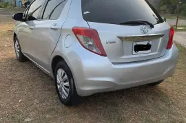 2011 toyota Vitz