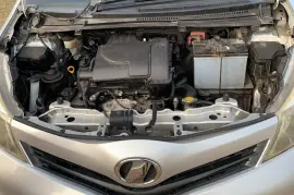 2011 toyota Vitz