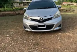 2011 toyota Vitz