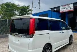 2014 Toyota Voxy