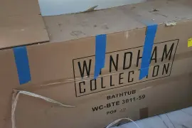 Free Standing New Bathtub Wyndam Collection