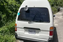 2000 Hiace