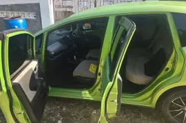 Honda Fit Hybrid 2012