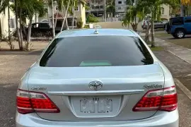 2012 Toyota Crown Royal Saloon 
