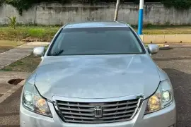 2012 Toyota Crown Royal Saloon 
