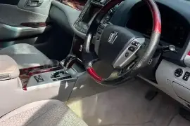 2012 Toyota Crown Royal Saloon 