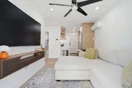 2 Bedrooms 1 Bathroom Apartment