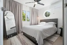 2 Bedrooms 1 Bathroom Apartment