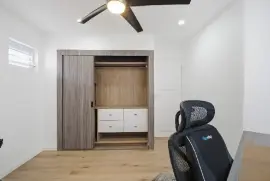2 Bedrooms 1 Bathroom Apartment